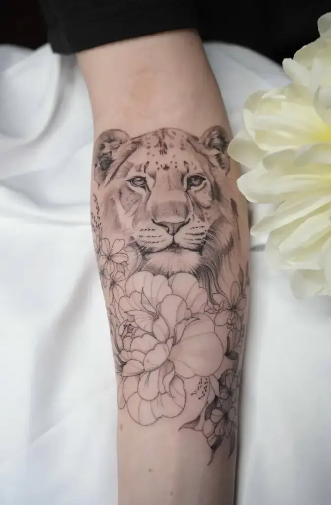 Fineline Tattoo Dortmund | Tiertattoo | Bad Baboon Tattoo
